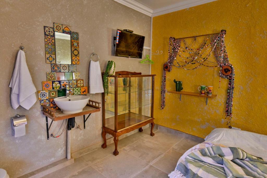 Iszis Guest House 블룸폰테인 외부 사진