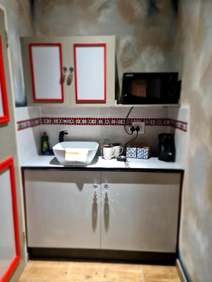 Iszis Guest House 블룸폰테인 외부 사진